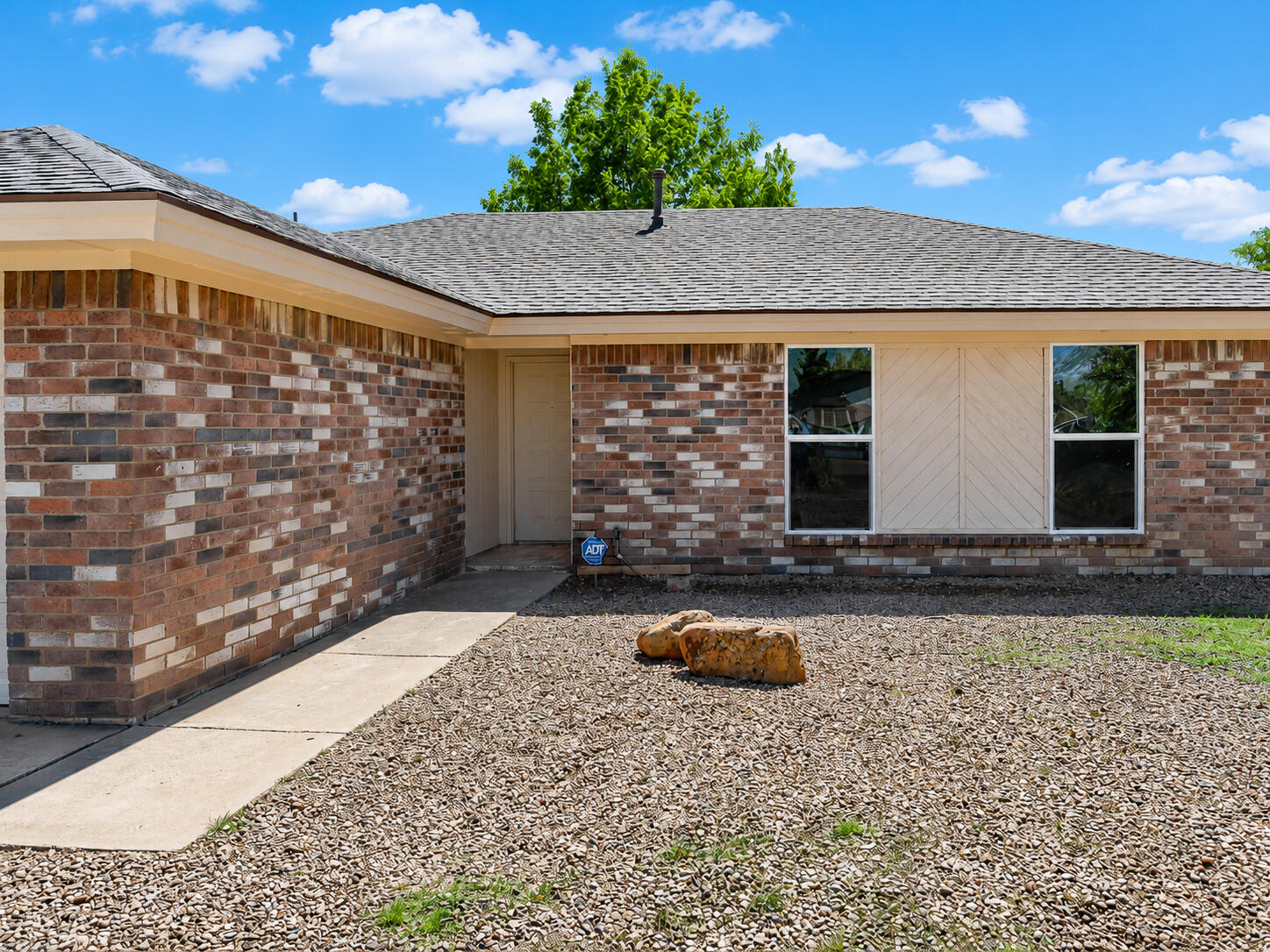 5729 Duke Street Lubbock, TX 79416 - Photo 3 of 23 REA-6-2