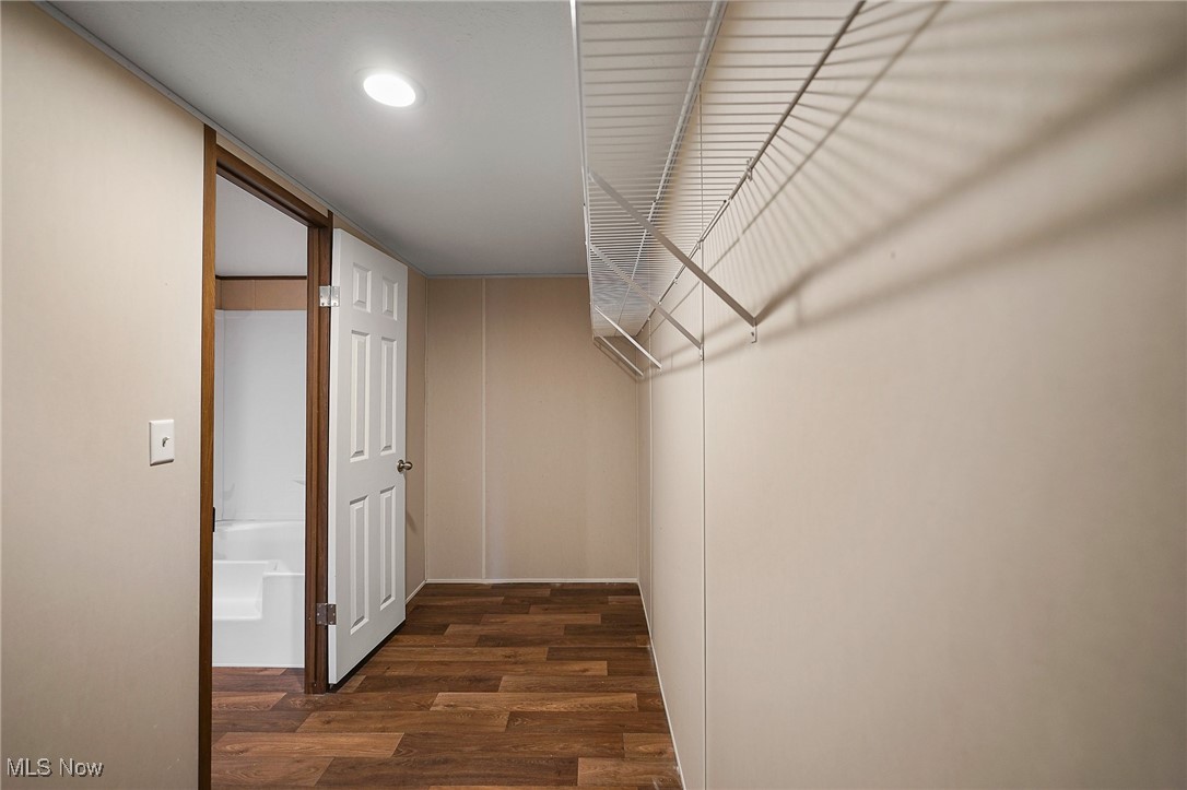 541 Lincoln Street Struthers, OH 44471 - Photo 14 of 28 Closet Master Bedroom