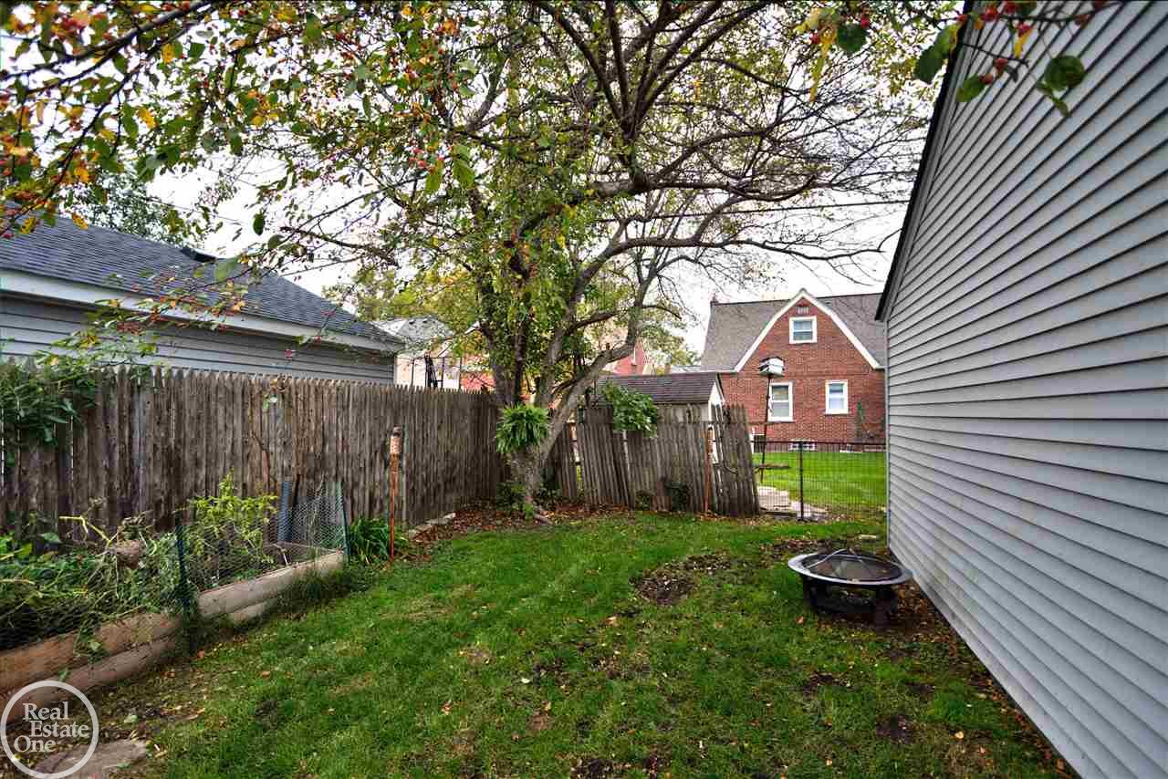 428 Lothrop Road Grosse Pointe Farms, MI 48236 - Photo 39 of 41