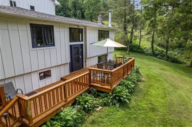 $1,050,000 | 36415 Homer Valley Lane, Winona, MN 55987