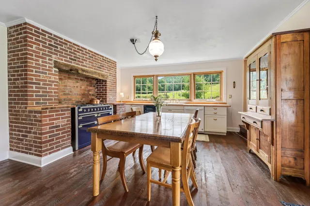 $1,050,000 | 36415 Homer Valley Lane, Winona, MN 55987