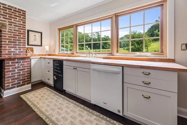 $1,050,000 | 36415 Homer Valley Lane, Winona, MN 55987