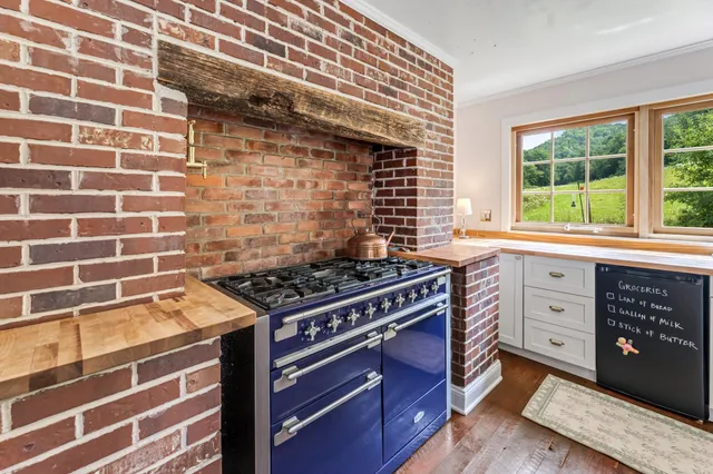 $1,050,000 | 36415 Homer Valley Lane, Winona, MN 55987