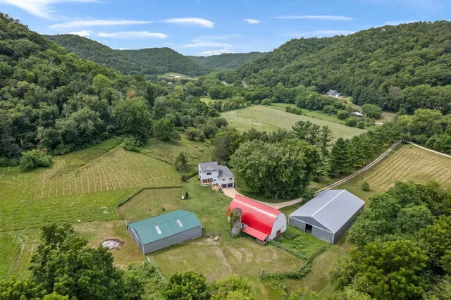 $1,050,000 | 36415 Homer Valley Lane, Winona, MN 55987