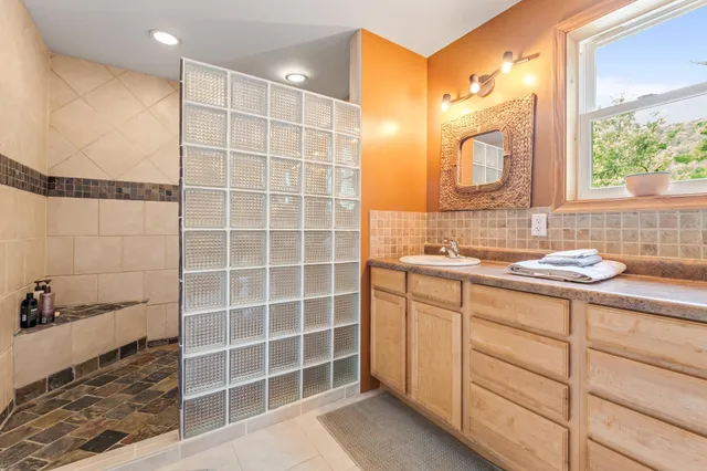 $1,050,000 | 36415 Homer Valley Lane, Winona, MN 55987