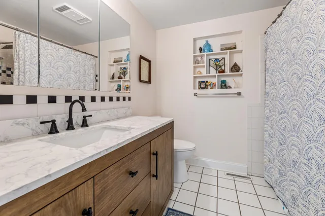 $1,050,000 | 36415 Homer Valley Lane, Winona, MN 55987