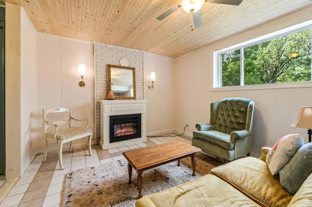 $1,050,000 | 36415 Homer Valley Lane, Winona, MN 55987