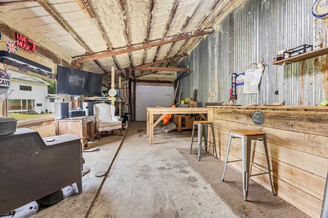 $1,050,000 | 36415 Homer Valley Lane, Winona, MN 55987