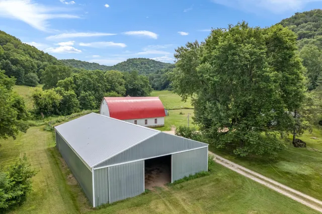 $1,050,000 | 36415 Homer Valley Lane, Winona, MN 55987