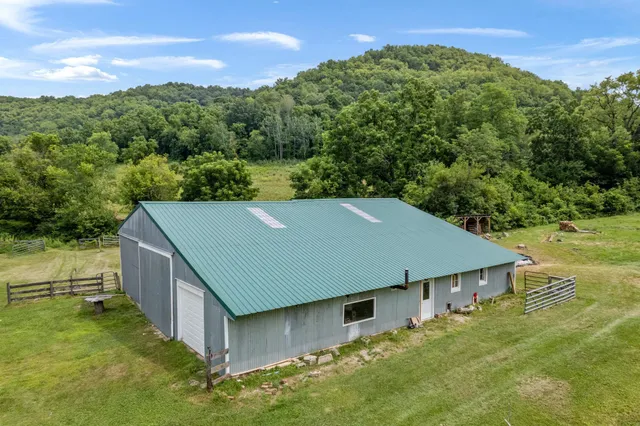 $1,050,000 | 36415 Homer Valley Lane, Winona, MN 55987