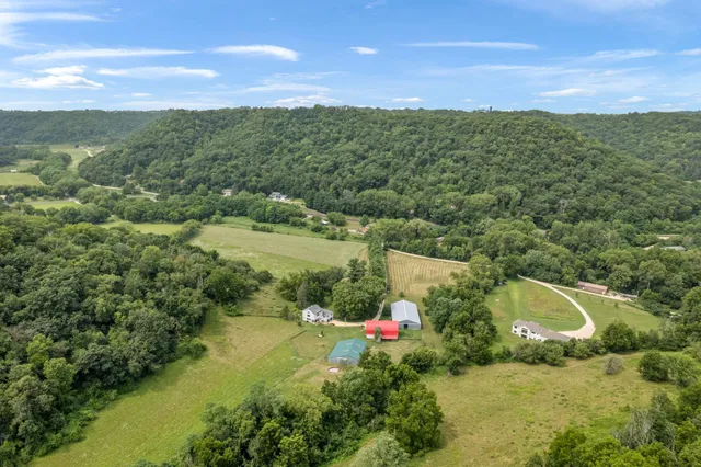 $1,050,000 | 36415 Homer Valley Lane, Winona, MN 55987