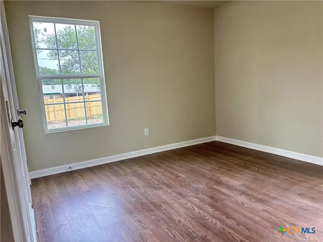 $207,900 | 700 East 5th Street, Nixon, TX 78140