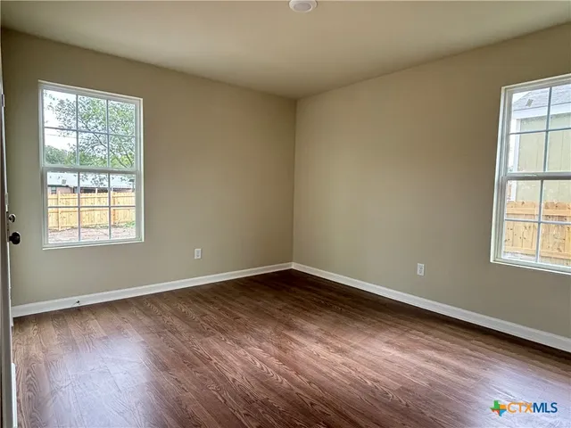 $207,900 | 700 East 5th Street, Nixon, TX 78140