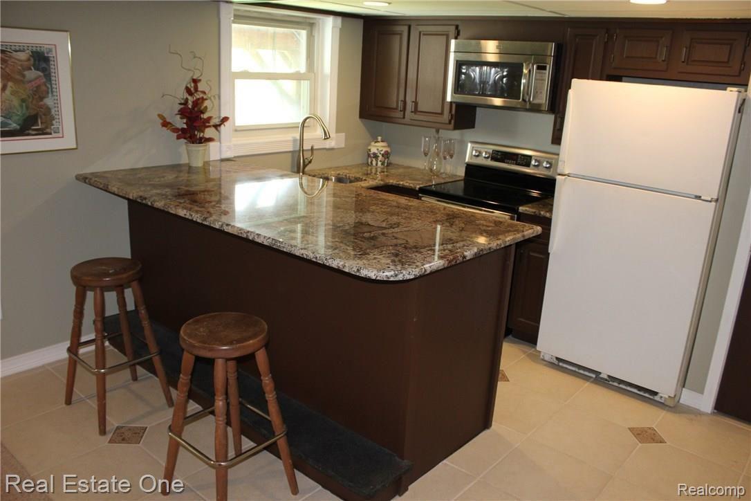 3260 North Henderson Road Davison, MI 48423 - Photo 39 of 59 IMG_7880.JPG