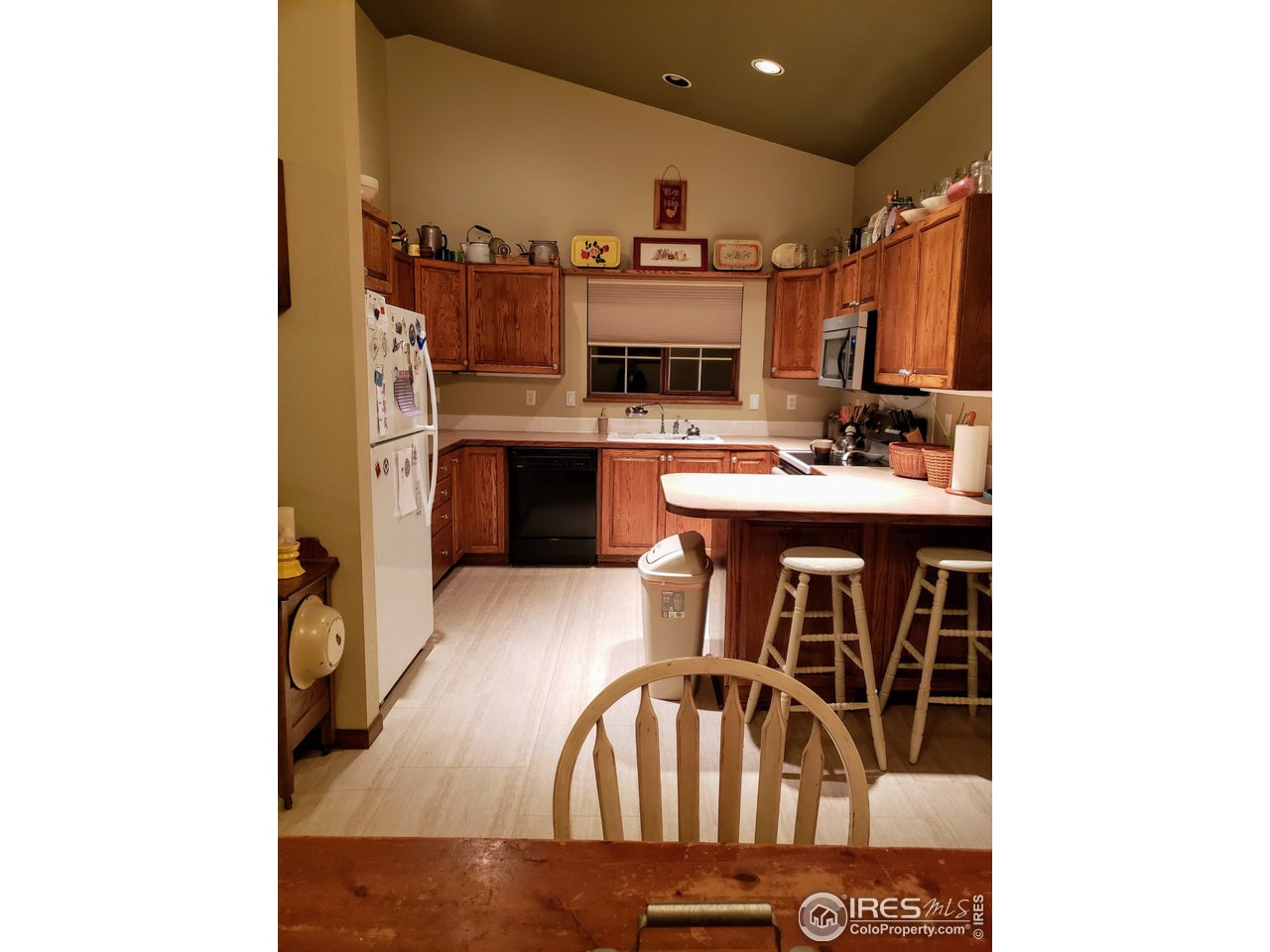 4929 10th Street Road Greeley, CO 80634 - Photo 14 of 40 Casual Dining Breakfast Bar