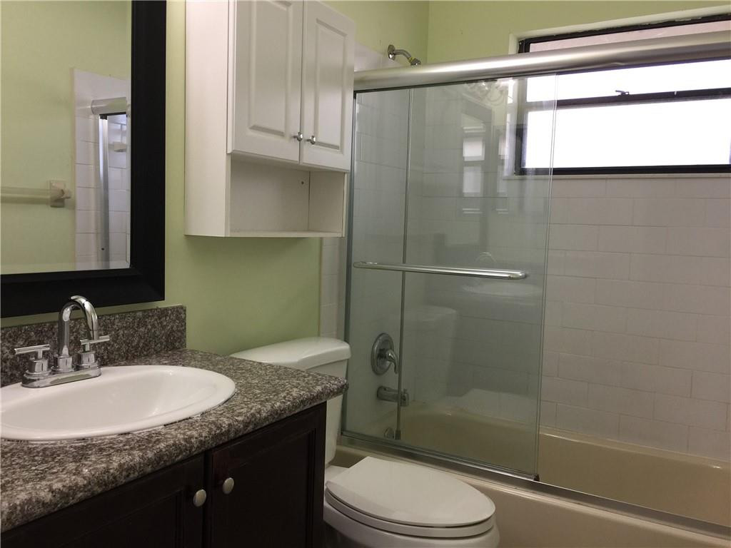 8951 Southwest 19th Street, Unit H Boca Raton, FL 33433 - Photo 17 of 31 2nd Bathroom