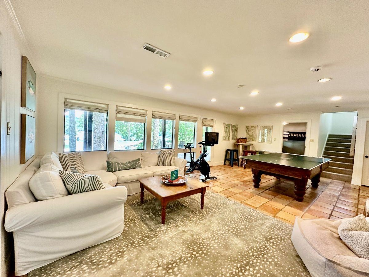 150 Turley Lane Counce, TN 38326 - Photo 20 of 37 a living room with furniture and a rug