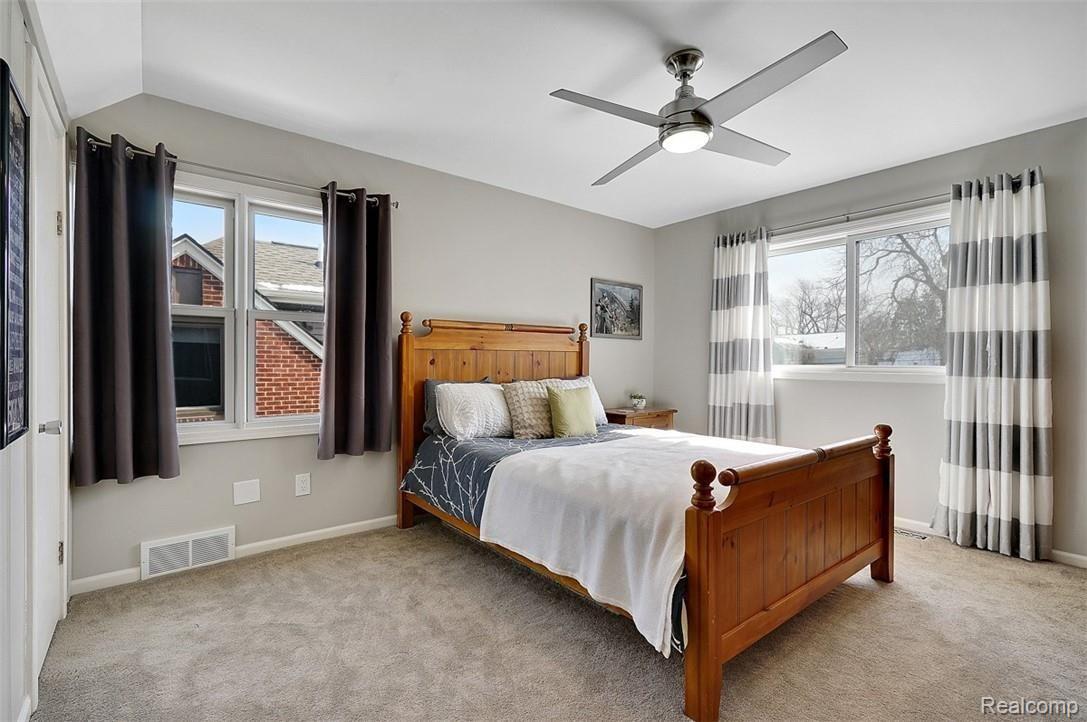 2494 Manchester Road Birmingham, MI 48009 - Photo 16 of 38 dsc09266-dsc09268.jpg