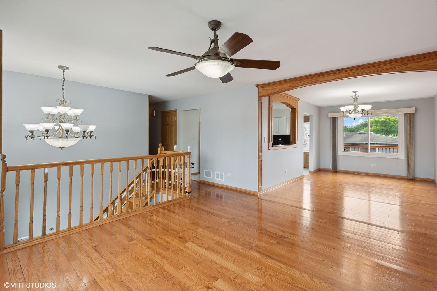 837 Yellowstone Street Carol Stream, IL 60188 - Photo 3 of 19