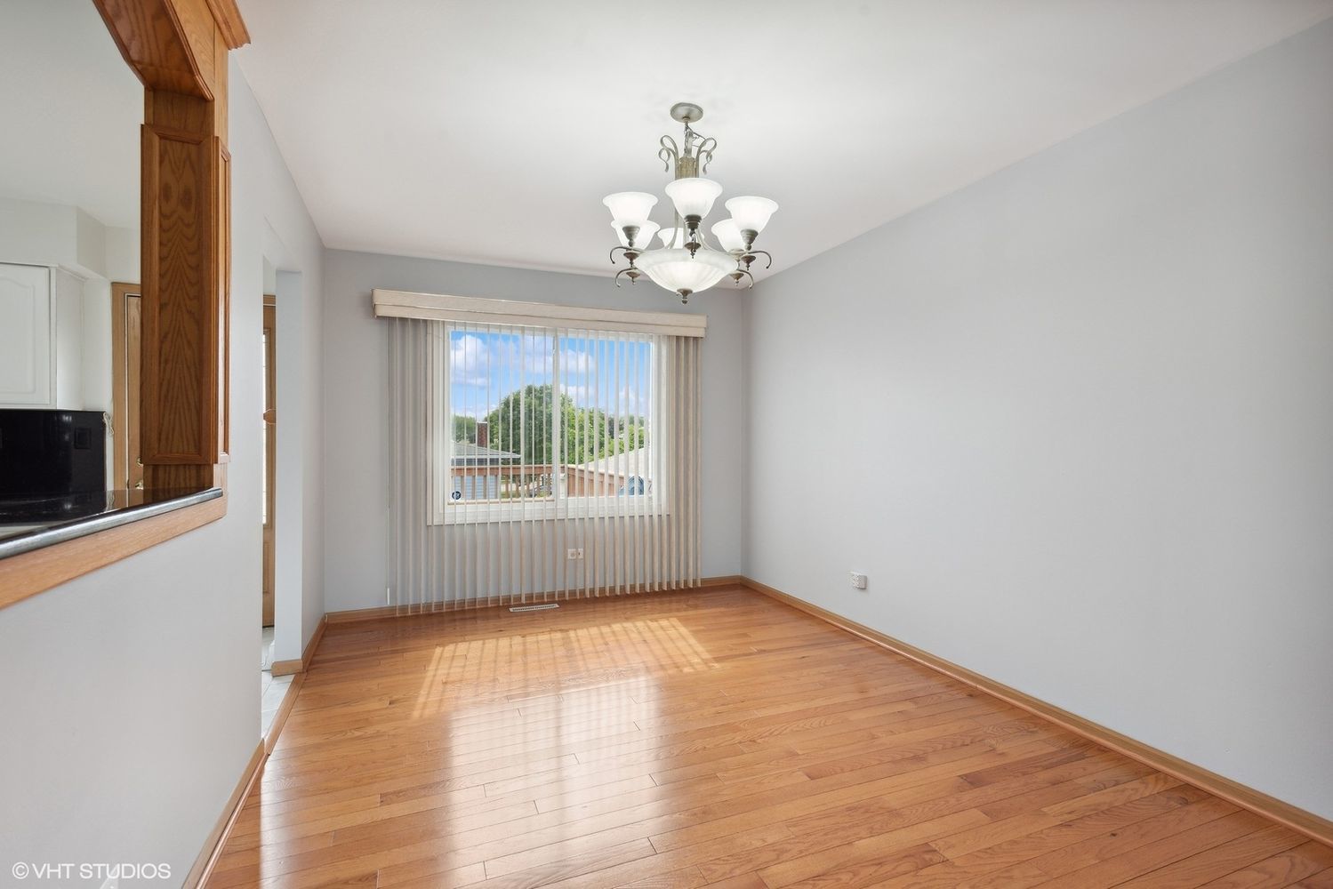 837 Yellowstone Street Carol Stream, IL 60188 - Photo 4 of 19