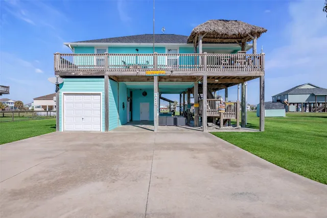 $425,000 | 940 Mary Ann, Port Bolivar, TX 77650