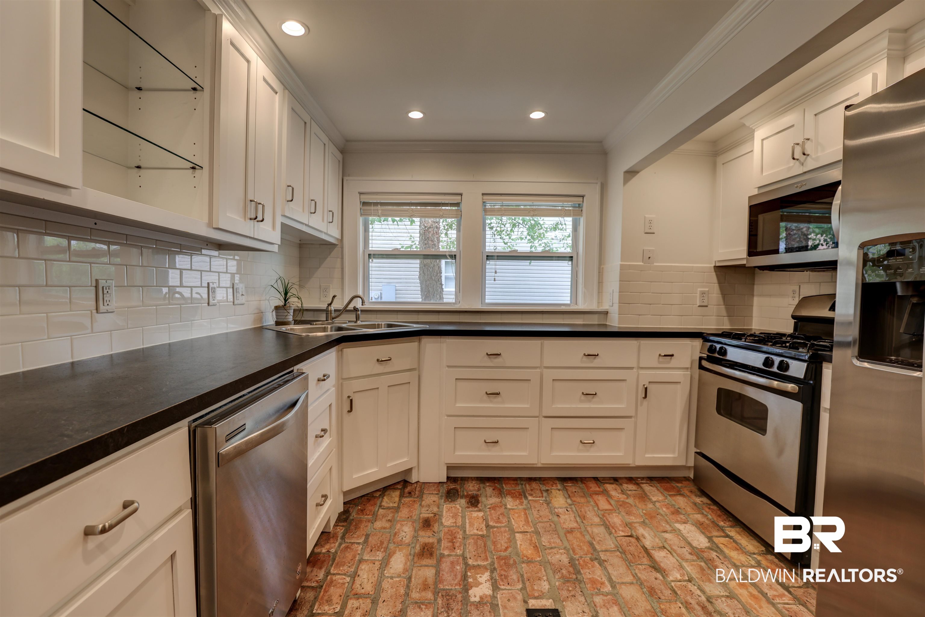 711 Magnolia Avenue Daphne, AL 36526 - Photo 10 of 28