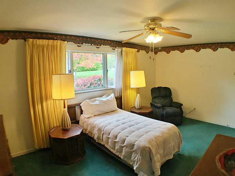 3216 Apache Road Bethel Park, PA 15241 - Photo 11 of 20 Master Bedroom.