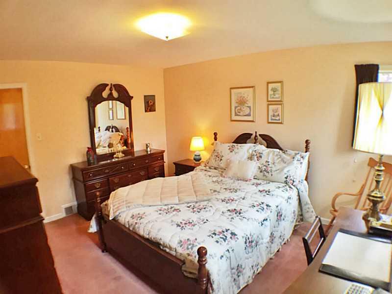 3216 Apache Road Bethel Park, PA 15241 - Photo 15 of 20 Bedroom.