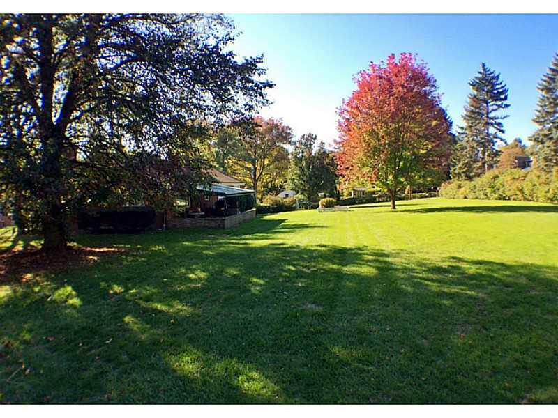 3216 Apache Road Bethel Park, PA 15241 - Photo 20 of 20 Yard/Garden.