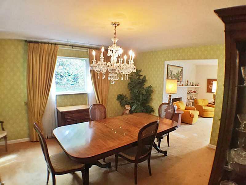 3216 Apache Road Bethel Park, PA 15241 - Photo 6 of 20 Dining Room. Dining room is spacious and sunny!
