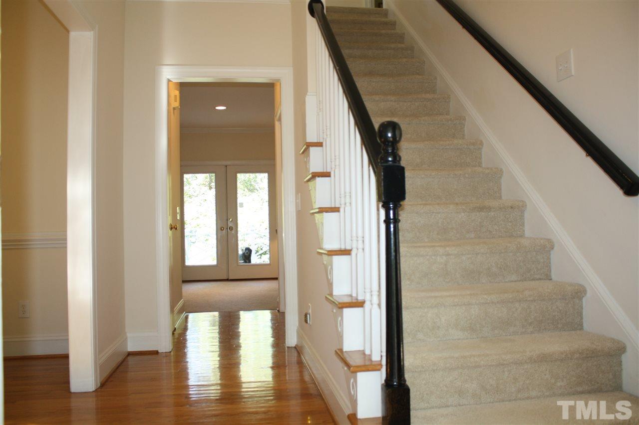 2675 Lakeview Drive Raleigh, NC 27608 - Photo 4 of 25 Gallery Image 4