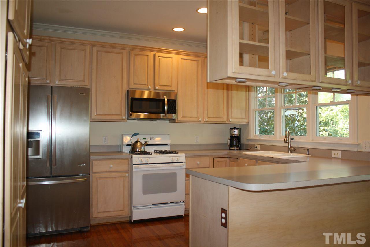 2675 Lakeview Drive Raleigh, NC 27608 - Photo 9 of 25 Gallery Image 9