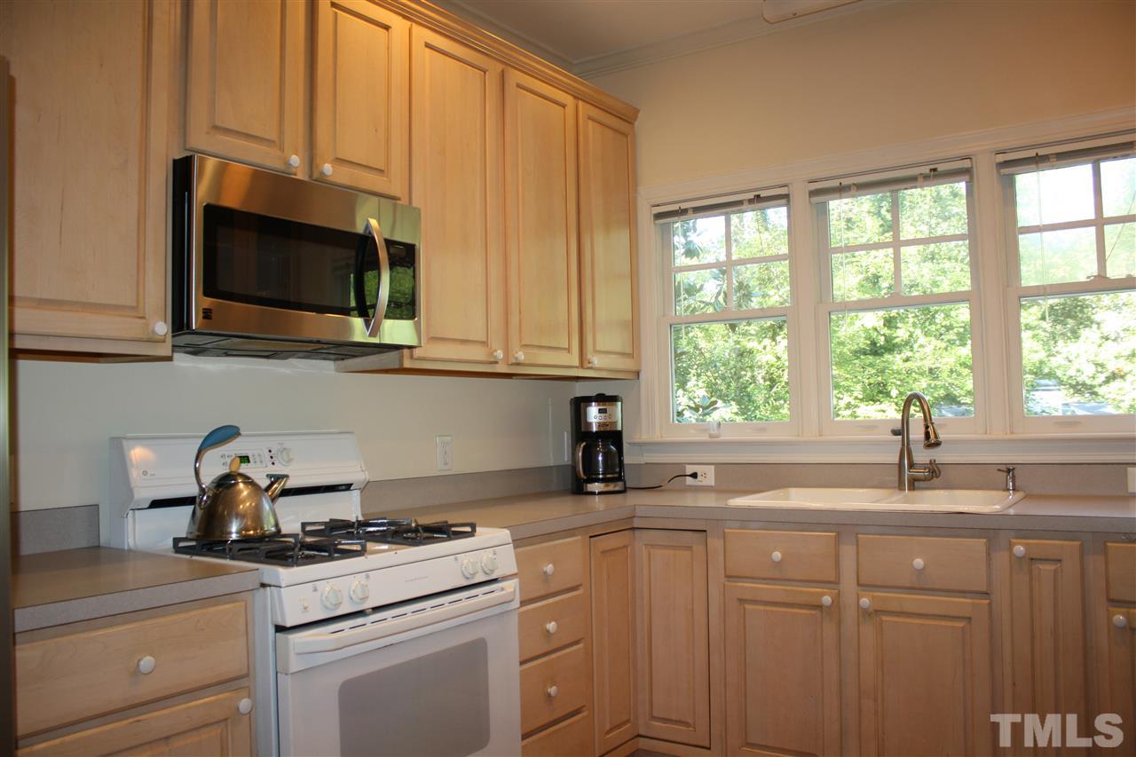 2675 Lakeview Drive Raleigh, NC 27608 - Photo 10 of 25 Gallery Image 10