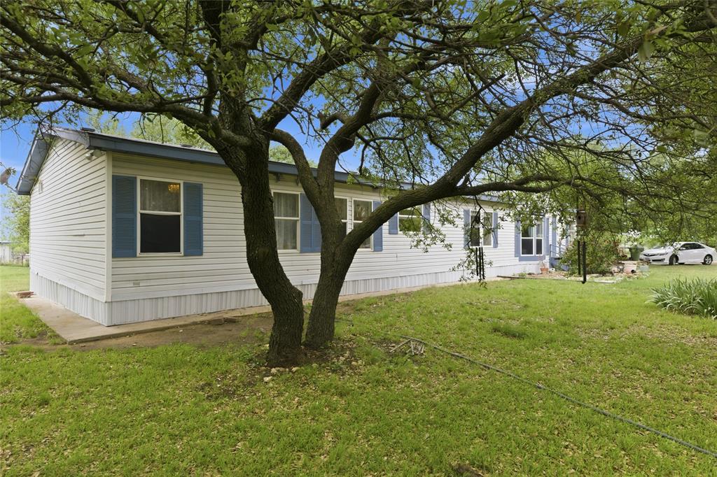 134 Private Road 4523 Decatur, TX 76234 - Photo 10 of 39 a view of outdoor space and yard
