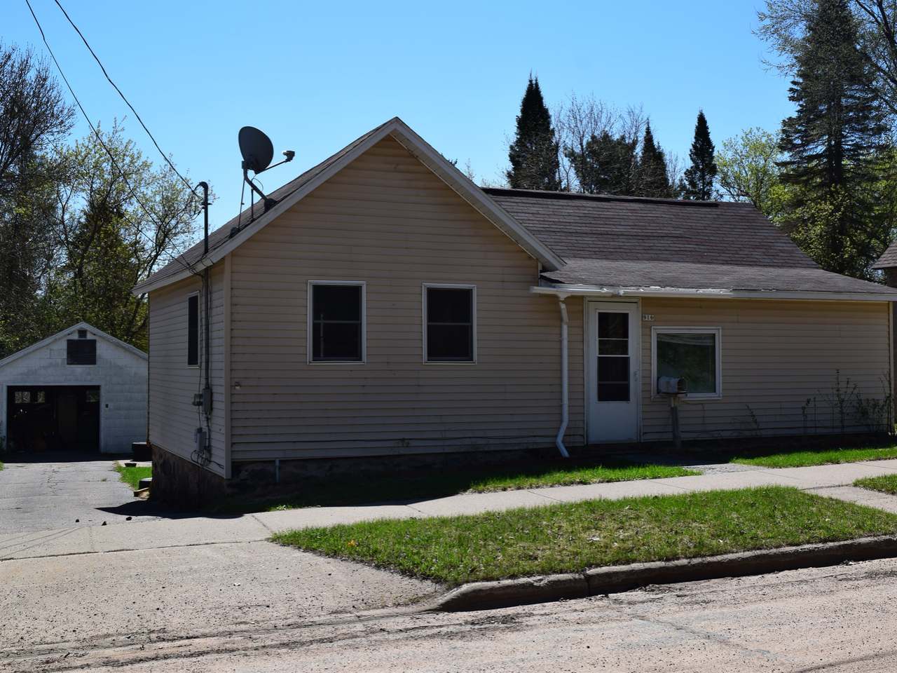 916 Eagle Street Rhinelander, WI 54501 - Photo 12 of 13 Gallery Image 12