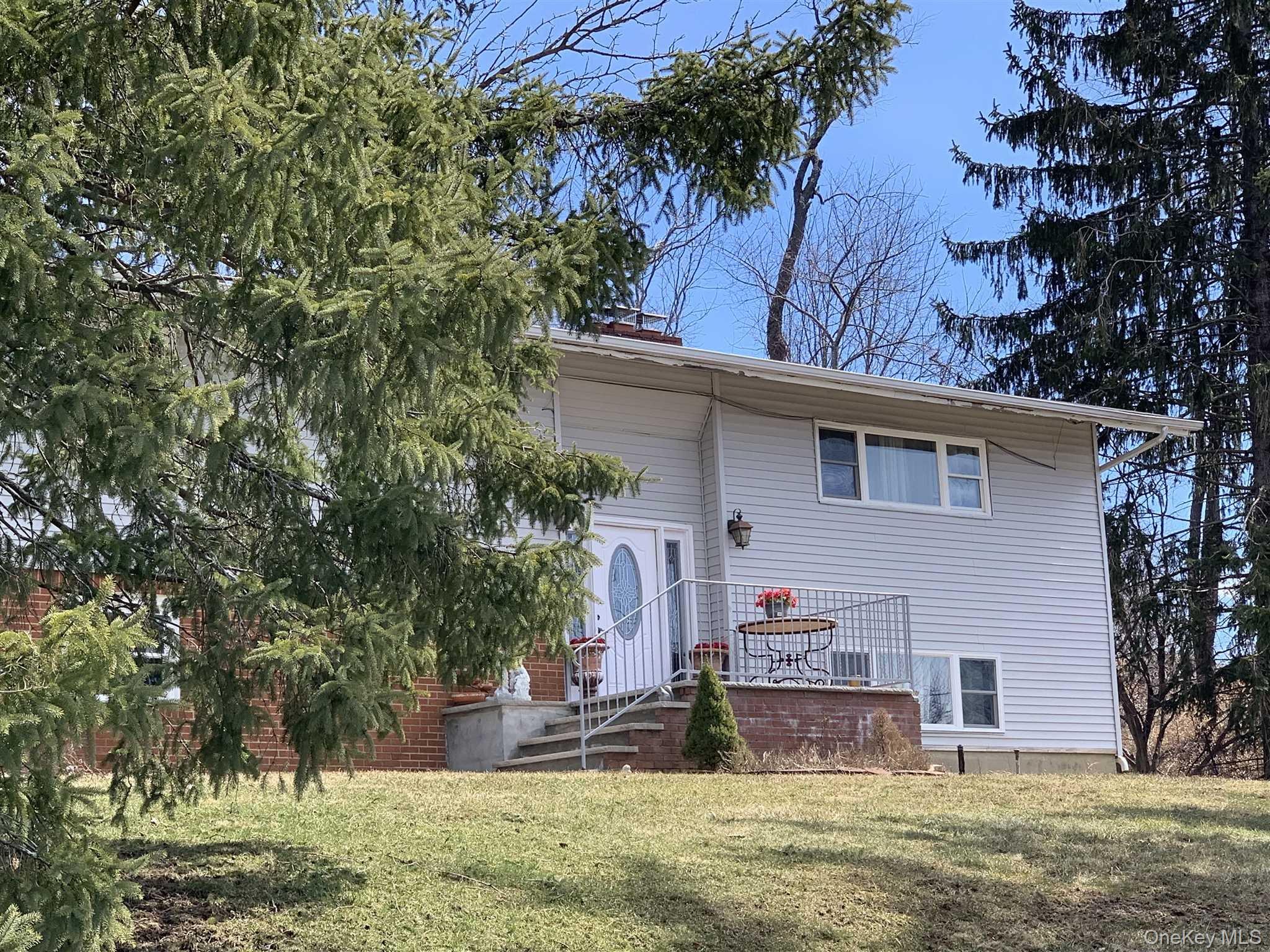 92 Hillside Road Poughquag, NY 12570 - Photo 13 of 14 Multi-family Raised Ranch on 2 Acres in Arlington School District