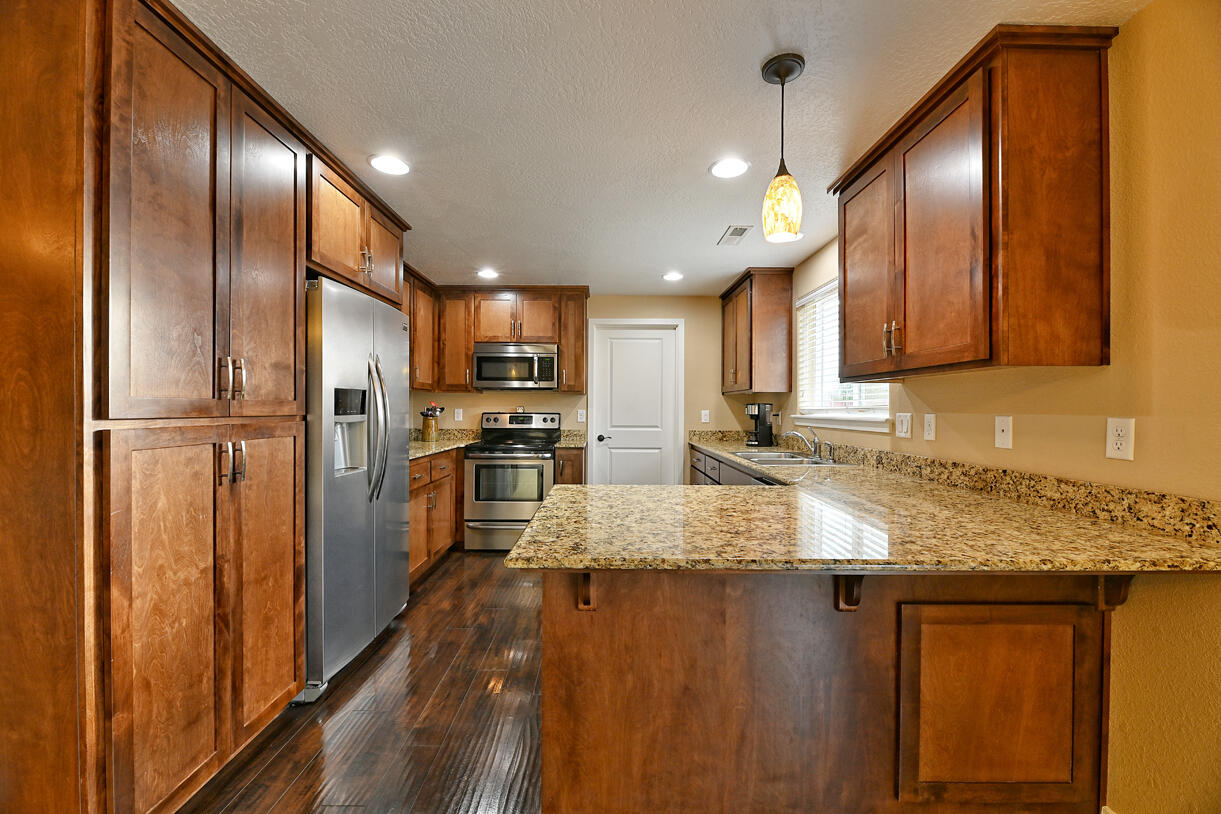 154 Dianne Way Eagle Point, OR 97524 - Photo 8 of 22 Gallery Image 8