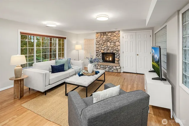 $2,475,000 | 4764 155th Place Southeast, Bellevue, WA 98006