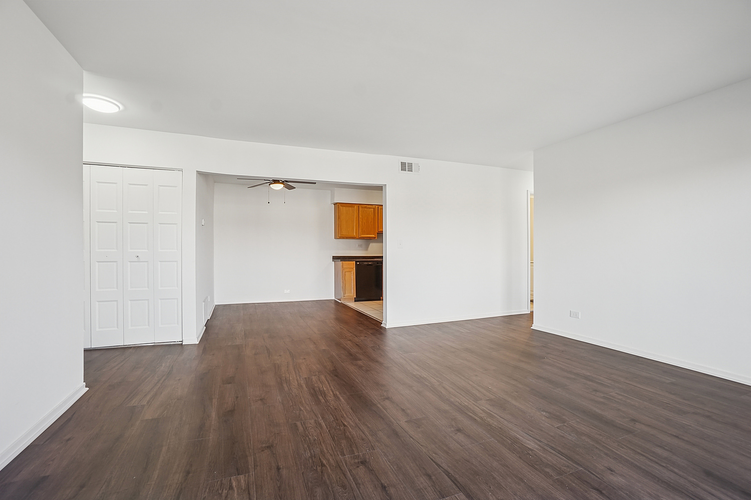 112 Mullingar Court, Unit 2B Schaumburg, IL 60193 - Photo 3 of 19