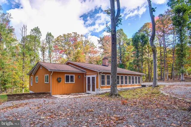 $405,000 | 558 Hemlock Lane, Bluemont, VA 20135