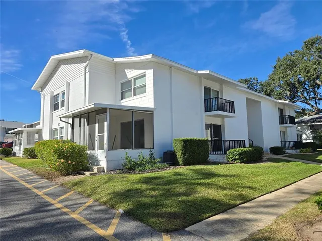 $1,350 | 1550 11th Street Northeast, Unit E2, Winter Haven, FL 33881