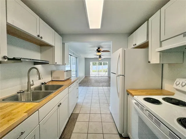 $1,350 | 1550 11th Street Northeast, Unit E2, Winter Haven, FL 33881