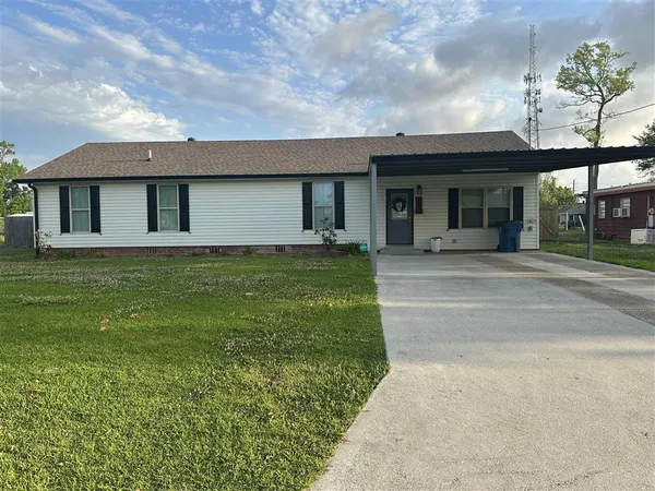 $2,200 | 608 Shady Lane, Sulphur, LA 70663