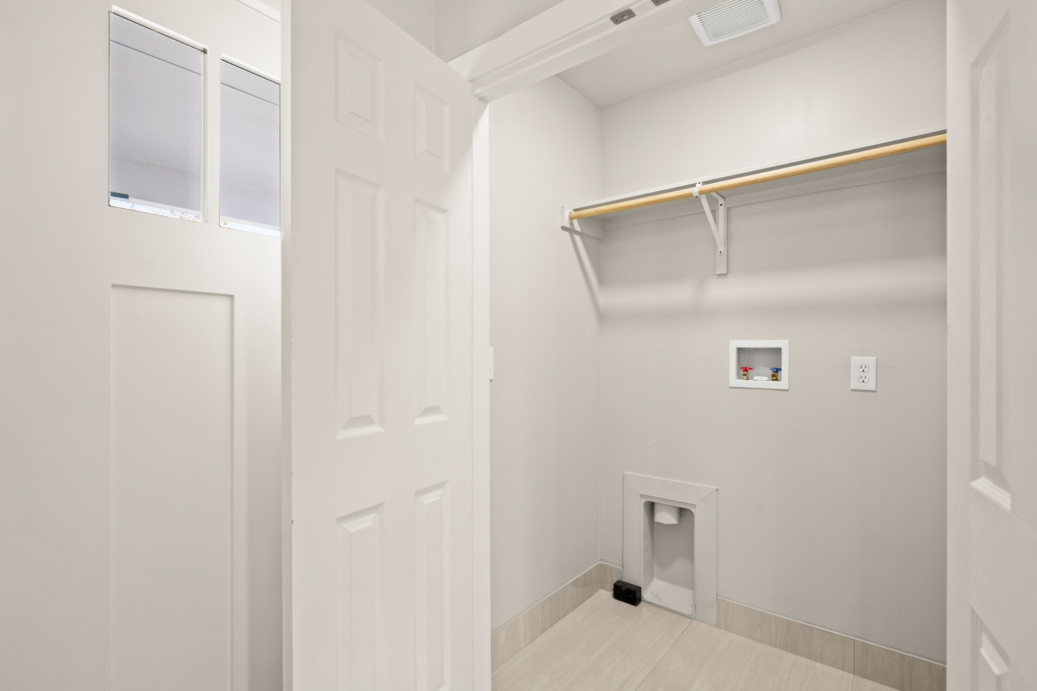 183 Mimosa Road Dale, TX 78616 - Photo 13 of 32 a bathroom with a shower