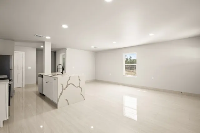 $400,000 | 183 Mimosa Road, Dale, TX 78616