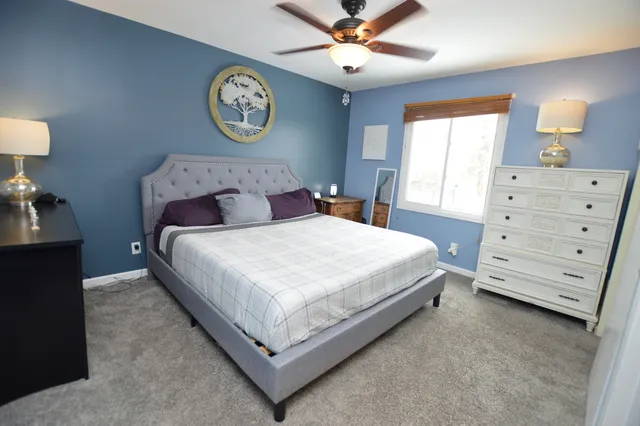 $350,000 | 1014 Stonehedge Court, Crystal Lake, IL 60014