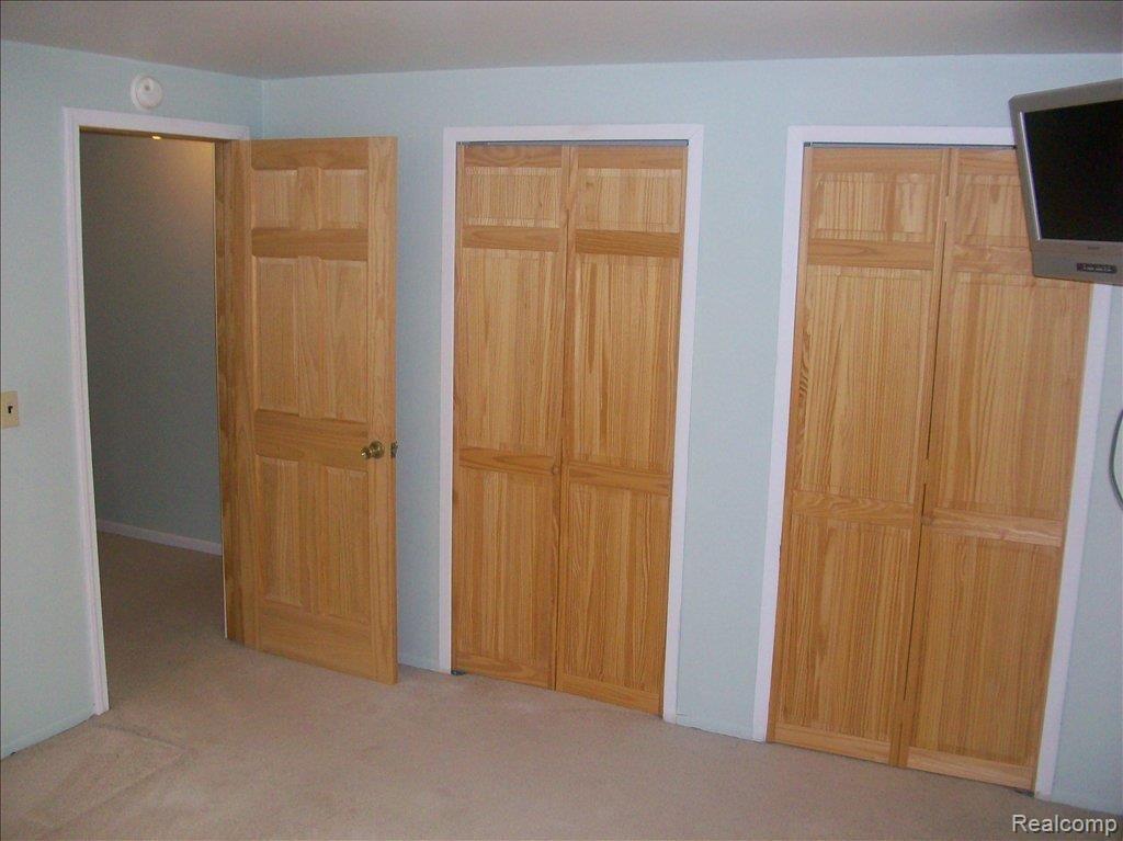 5867 Wedgewood Road Canton, MI 48187 - Photo 18 of 25 Master Closets