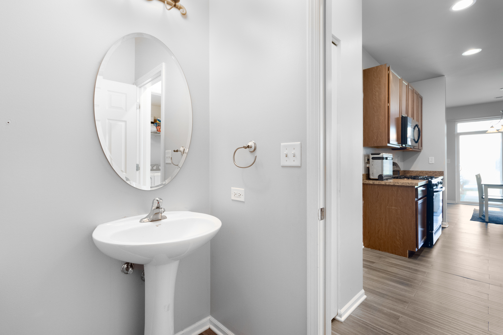 433 Acushnet Street Elgin, IL 60124 - Photo 11 of 26 Gallery Image 11