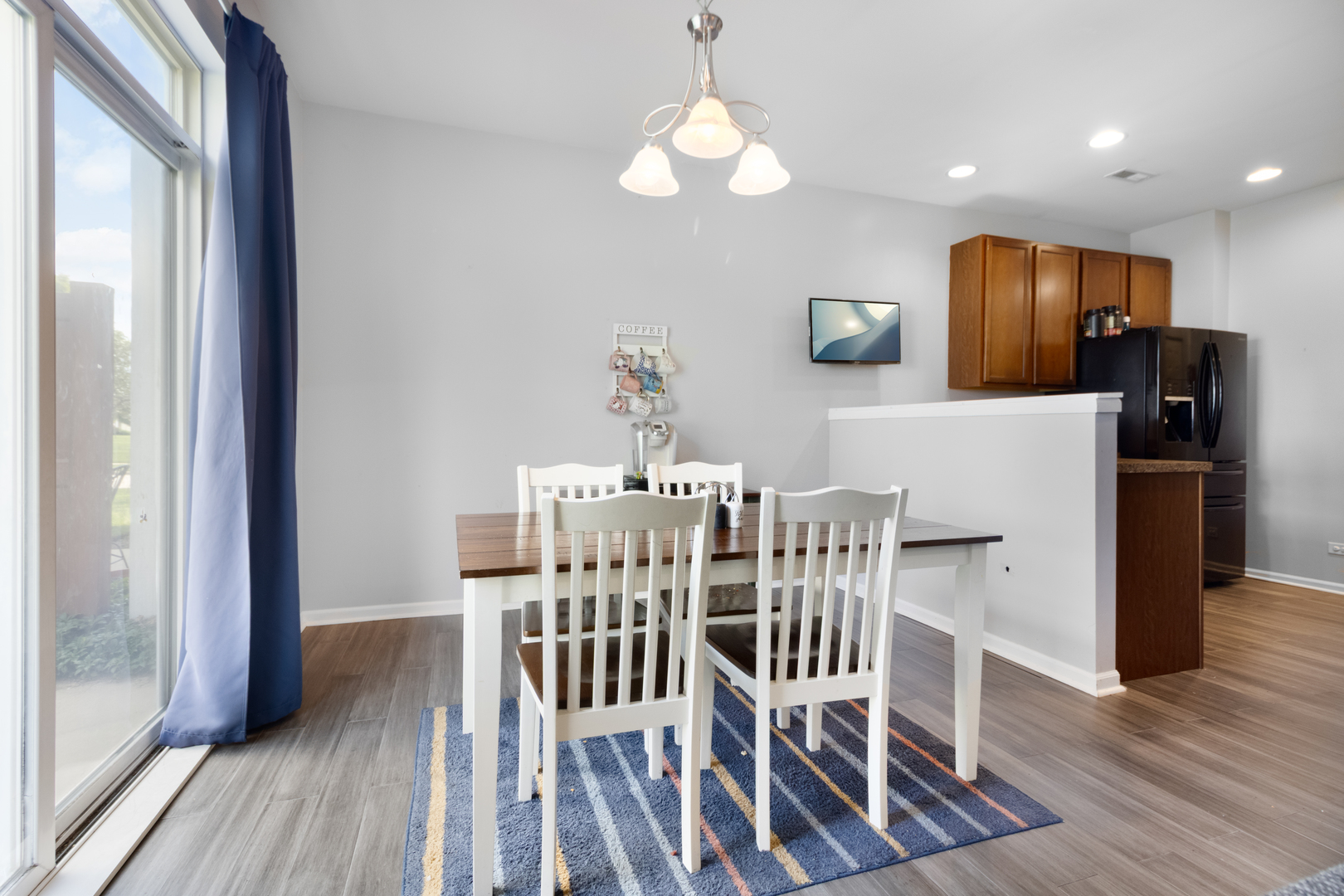 433 Acushnet Street Elgin, IL 60124 - Photo 6 of 26 Gallery Image 6