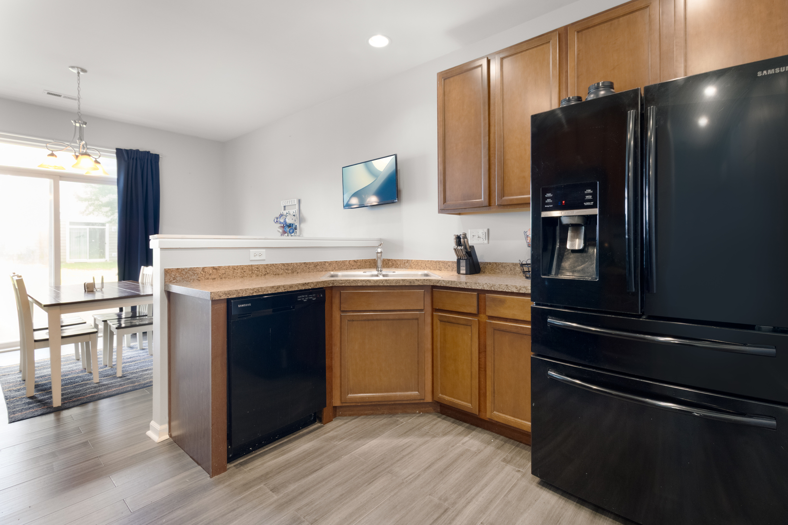 433 Acushnet Street Elgin, IL 60124 - Photo 9 of 26 Gallery Image 9